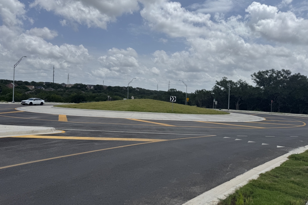 The Sonterra Road Extension project added a roundabout at the intersection of Sonterra Boulevard and Gold Canyon Road. (Parks Kugle/Community Impact)