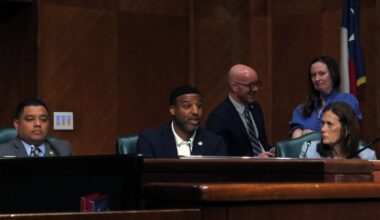 Council member Edward Pollard proposed an ordinance that would require businesses to post their dress code in their entrance. (Kevin Vu/Community Impact)