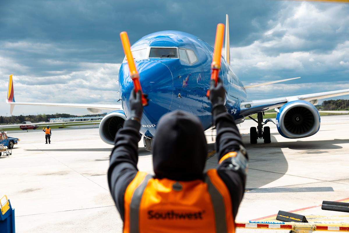 Southwest Falls on $1 Billion Profit Cut From Tariff Fallout