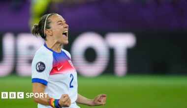 Lucy Bronze celebrates