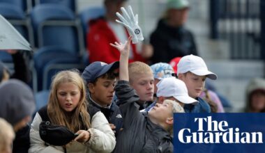 Birdies, beaches and buggies: Tom Jenkins’ best images from the 153rd Open Championship - The Guardian