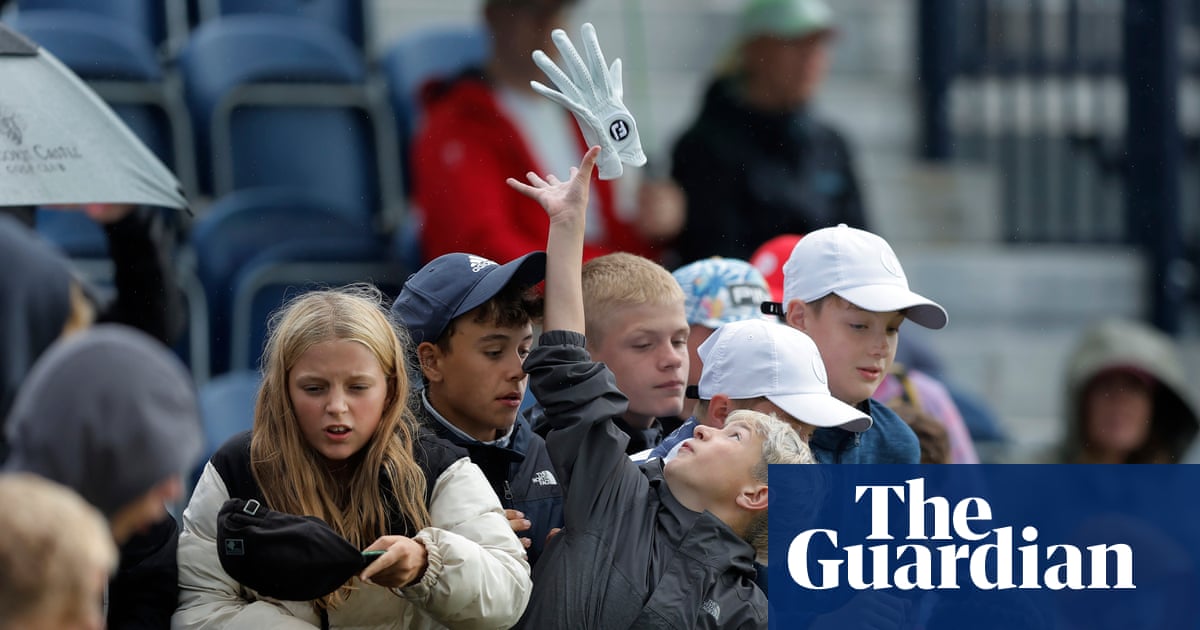 Birdies, beaches and buggies: Tom Jenkins’ best images from the 153rd Open Championship - The Guardian