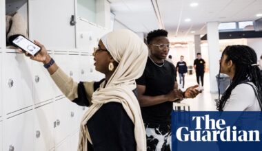 Smartphone bans in Dutch schools have improved learning, study finds | Netherlands