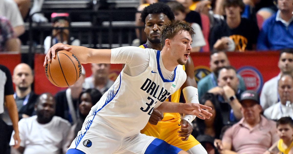 Mavs rookie the center of attention