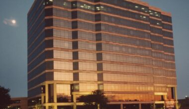 Troubled Uptown Dallas office tower lands new owner