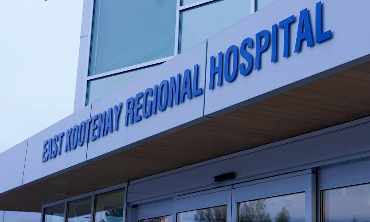 Man hospitalized with life-threatening injuries after grizzly bear attack in B.C.
