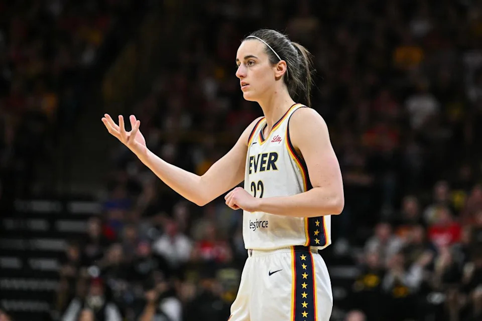 Indiana Fever guard Caitlin Clark (22) gestures.© Jeffrey Becker-Imagn Images
