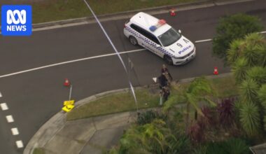 One dead after pedestrians struck by vehicle in Wantirna South in Melbourne's east