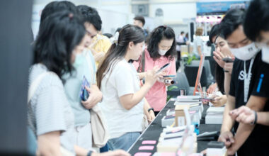 Bangkok Post - Foldable phones struggle to make an impact