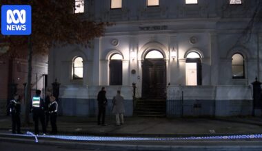 Man sets fire to synagogue in East Melbourne