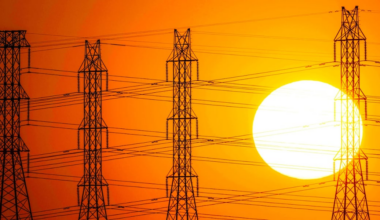 Phoenix area APS, SRP customers set energy use records during 118-degree day