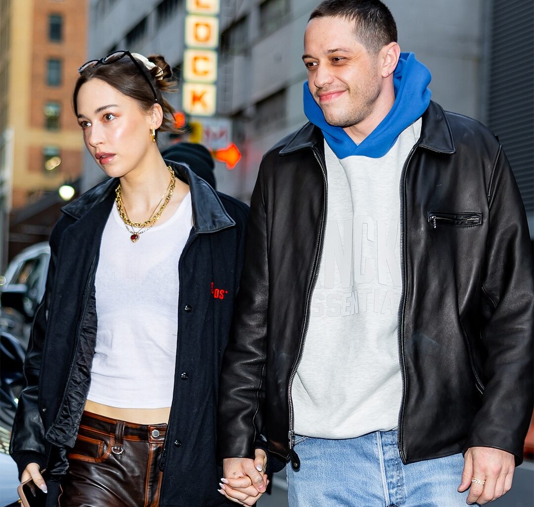 Pete Davidson, Pregnant Elsie Hewitt's "Weird Chaotic" Life