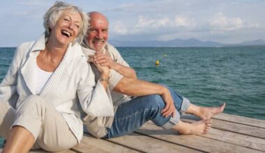 US boomers are using these 2 strategies to enjoy fat monthly cash flows — while their nest eggs stay protected