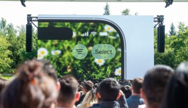 Apple De-Glasses 'Liquid Glass' Design in New Beta