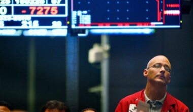 Stocks Hit a 'Line of Death' Last Reached in Dot-Com Bubble, Investor Says