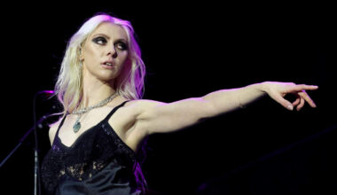 Lookin' at Girlzzz: Jessica Nigri, Taylor Momsen, Kate, Rachel Zoe, JLo! | 94.5 The Buzz