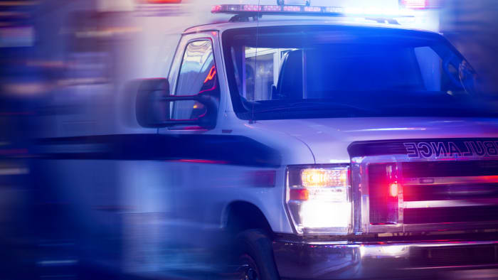 Man crashes car, dies after suffering gunshot wound