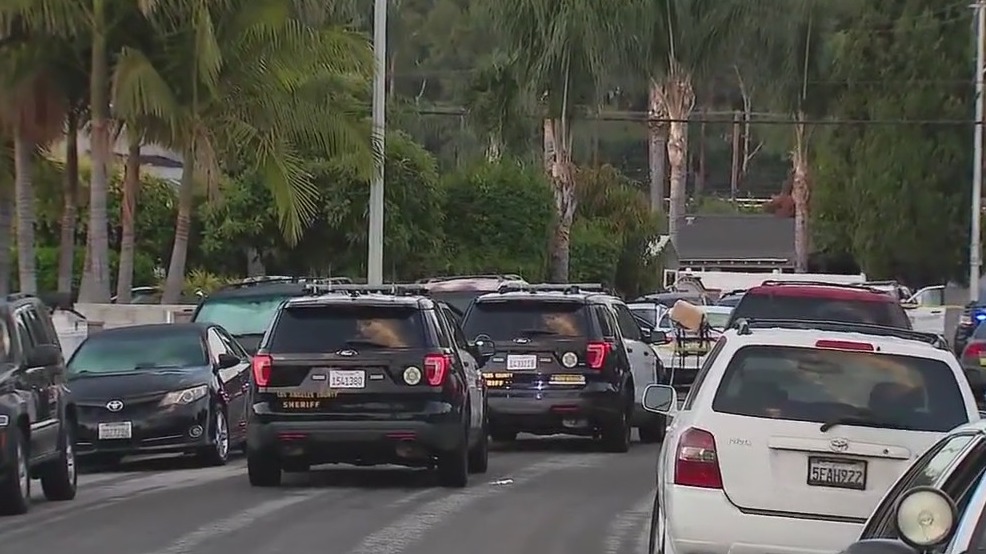 Assault suspect surrenders after standoff near Valinda