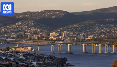 Upgraded safety barriers for Hobart's Tasman Bridge needed as coroners warn of suicide risk