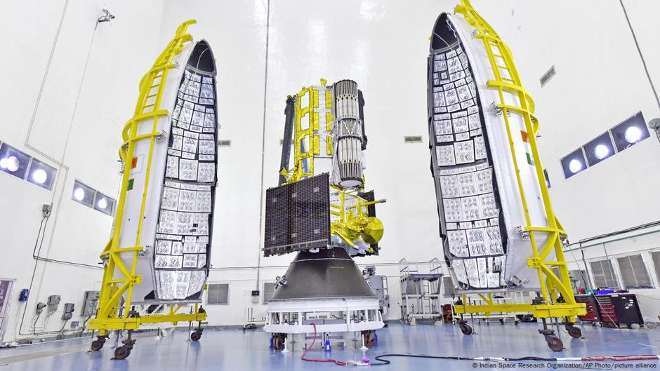 US, India launch satellite to track Earth's surface – DW – 07/30/2025