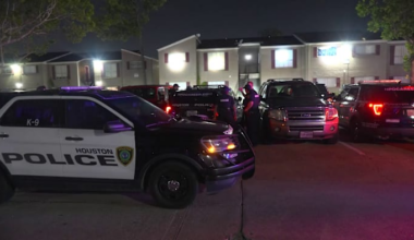 Gunman wanted by Houston police after shooting, killing man with AR-15
