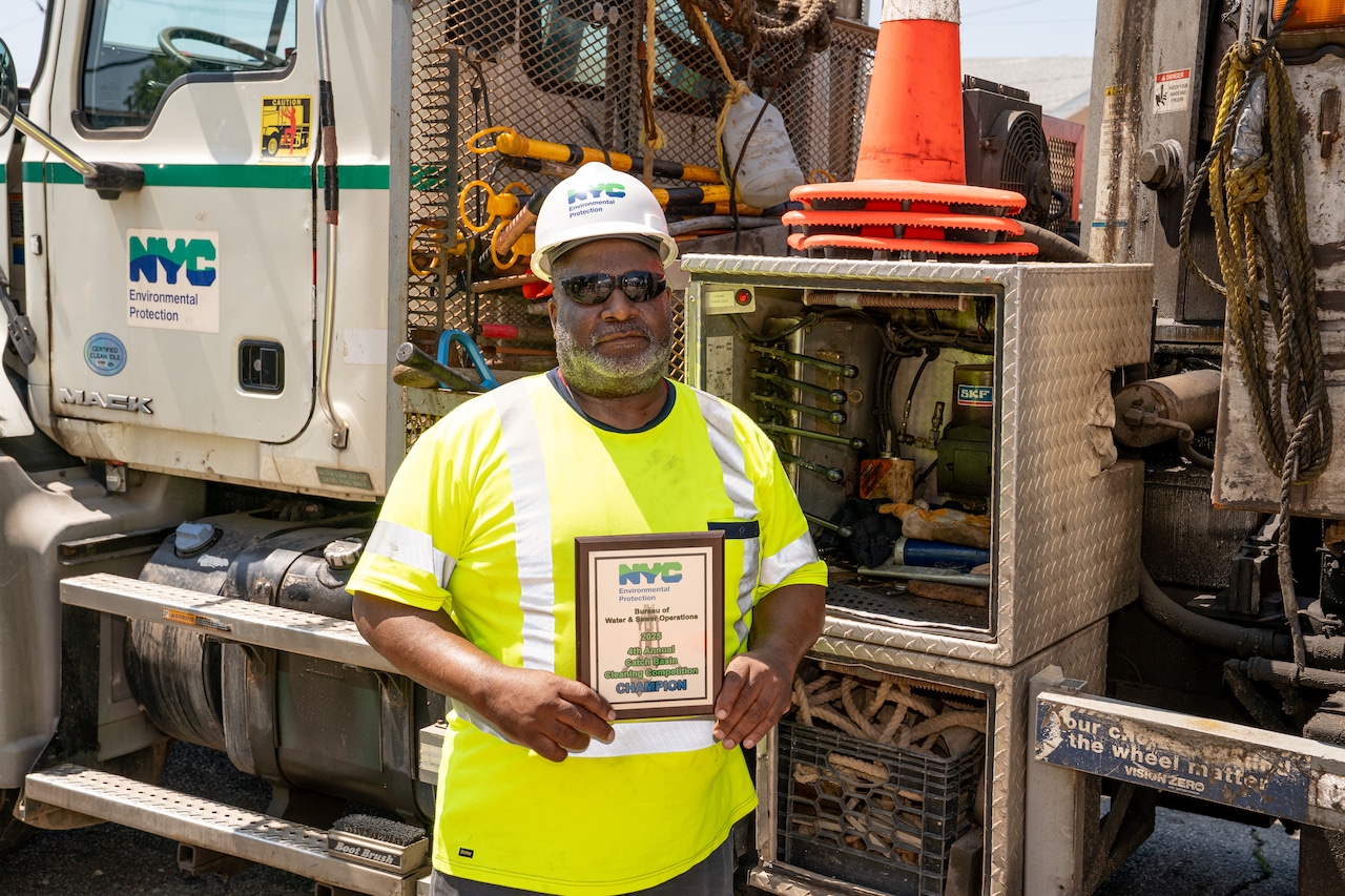 Staten Islander takes top prize in contest celebrating workers who clean NYC catch basins