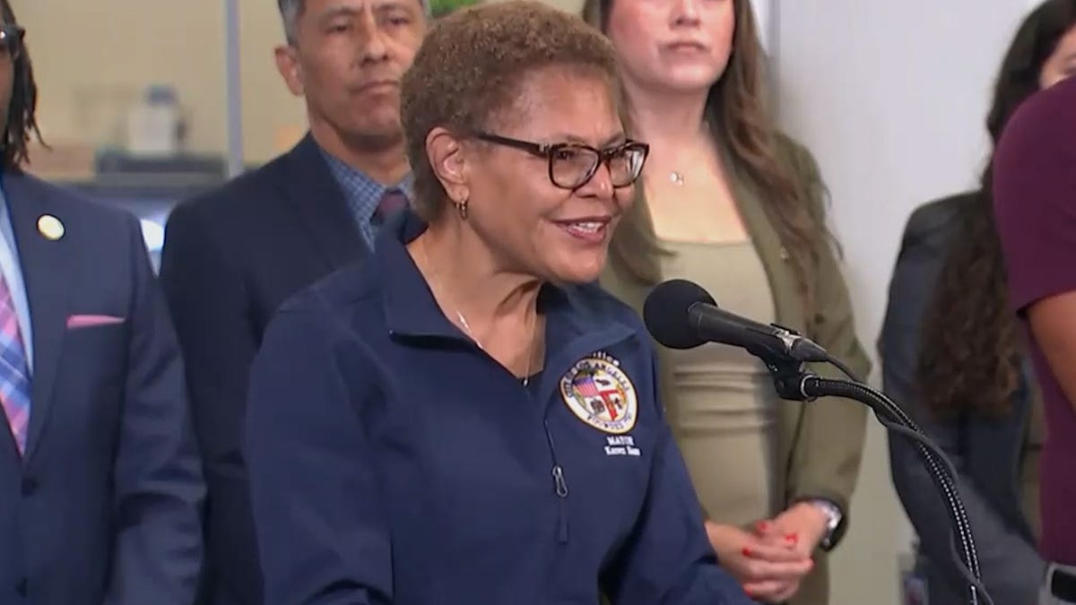 LA mayor calls federal agent presence 'outrageous' at MacArthur Park