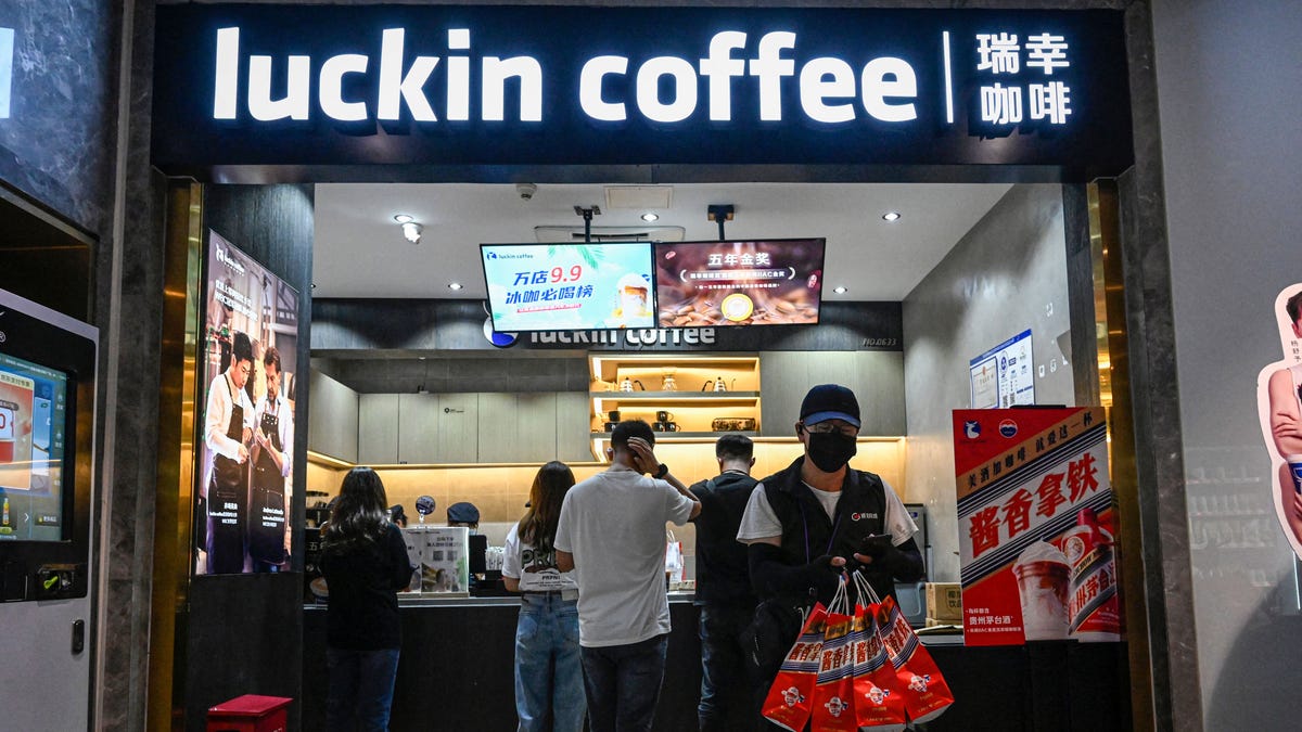 Chinese chain Luckin Coffee opens 2 New York City stores