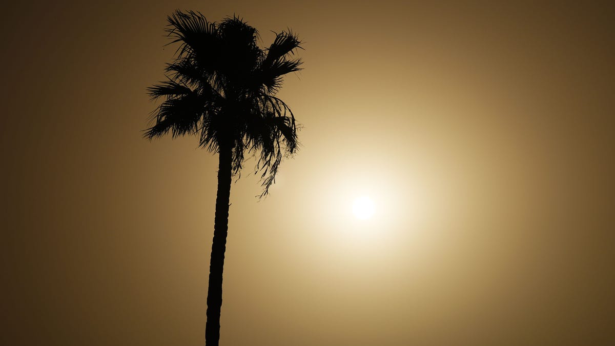 What is the smog in Phoenix today? Why the sky is so hazy