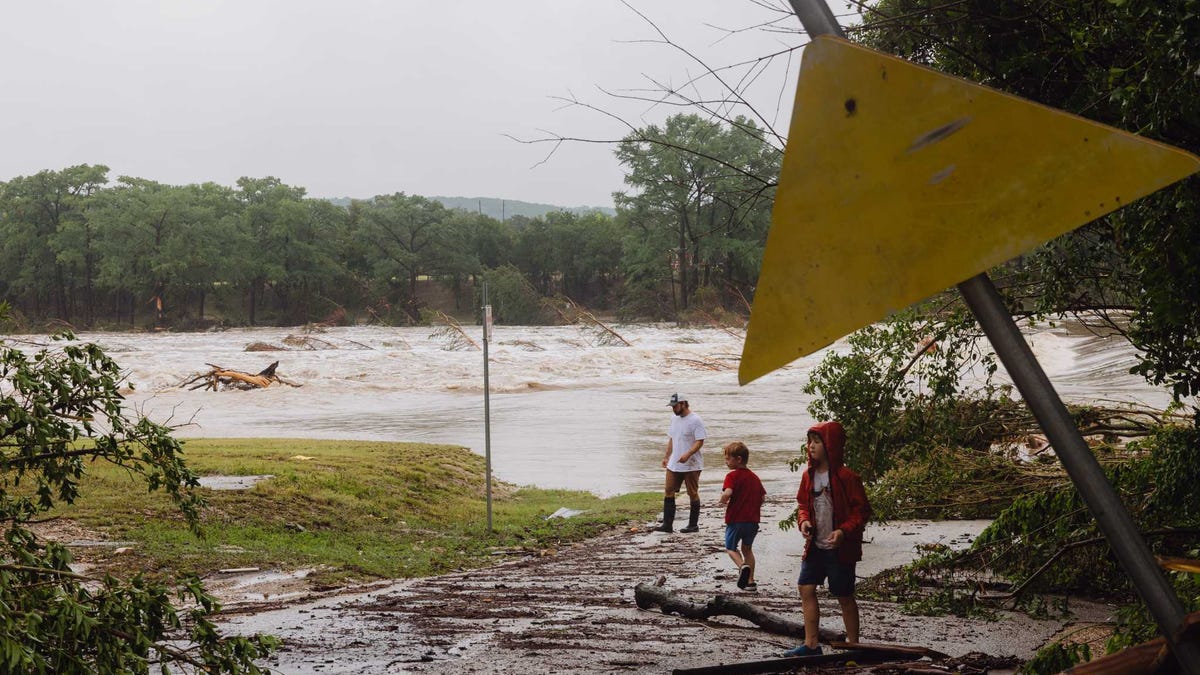 Death toll rises to 24; 270 rescued