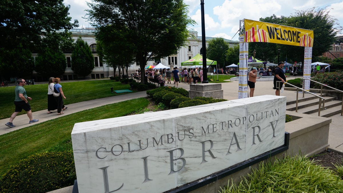 Columbus Book Festival draws thousands to the Metropolitan Library - The Columbus Dispatch