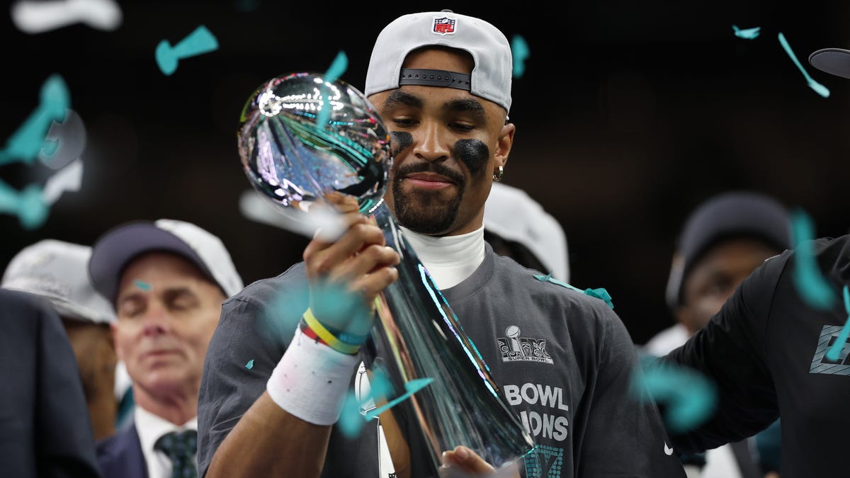 Philadelphia Eagles Super Bowl rings: Details, close up look