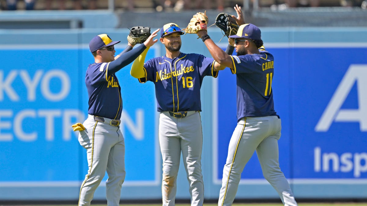 Milwaukee runs winning streak to 10