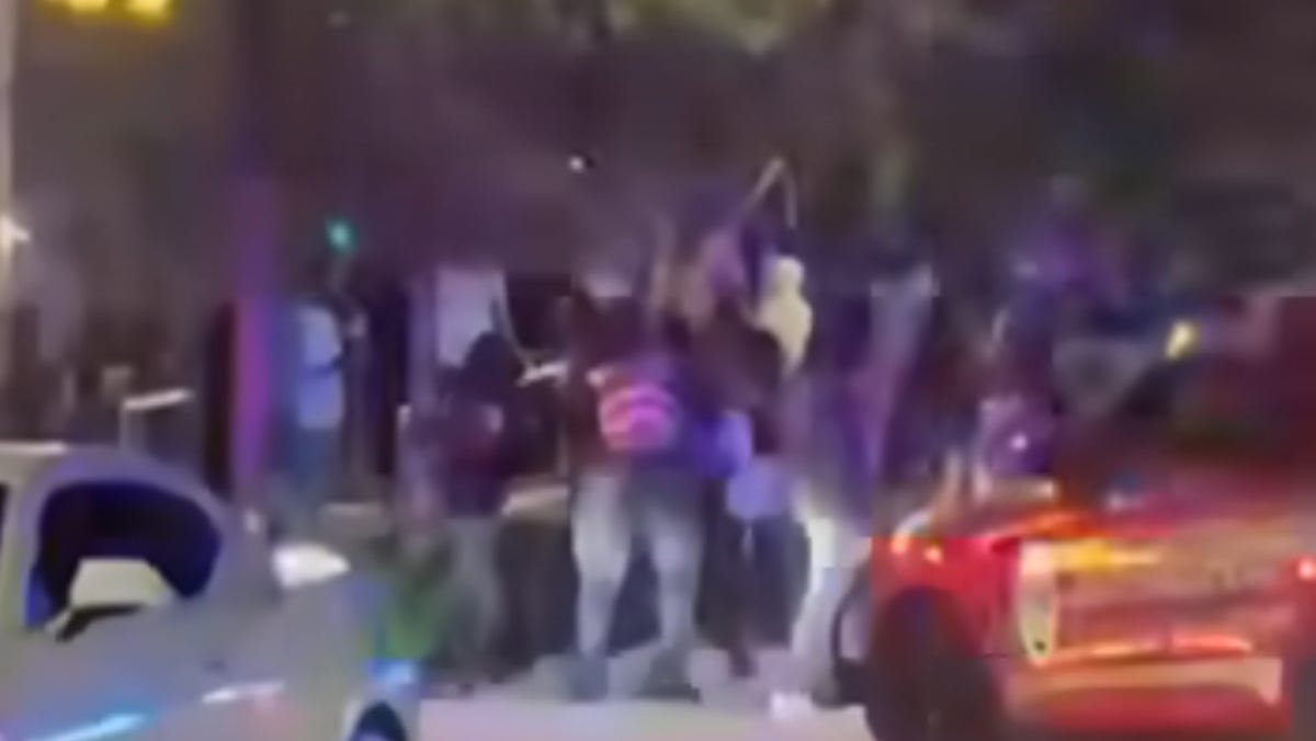 Jacksonville police disperse mass of teens at planned street takeover