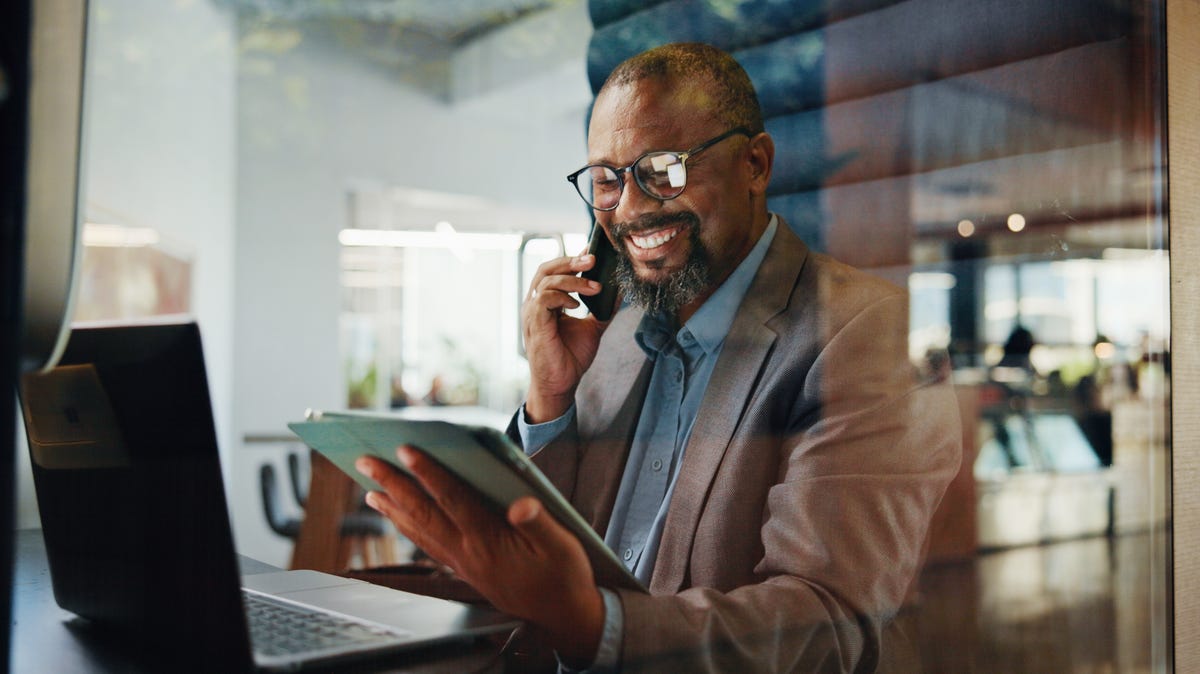 5 hybrid work models redefining flexible careers in 2025