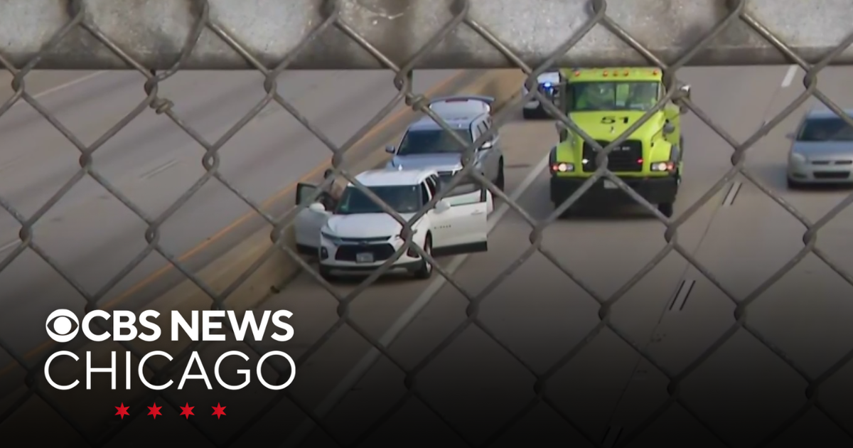 2 teenagers shot on Dan Ryan Expressway near 43rd Street