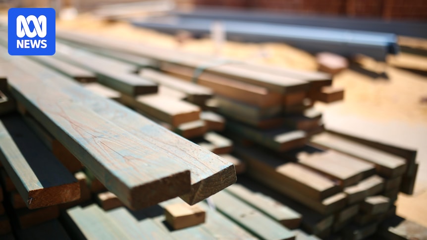 Online tradie charged with stealing after allegedly taking deposits and not doing work