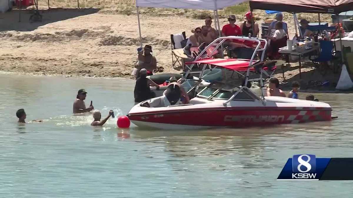 Crowds flock to Lake San Antonio for a hot Fourth of July weekend