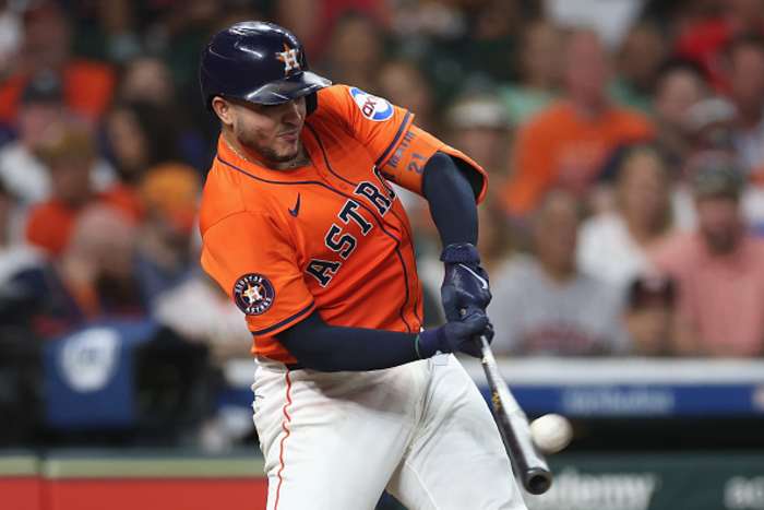Astros avoid late collapse, take down Rangers in 11-inning walk-off win