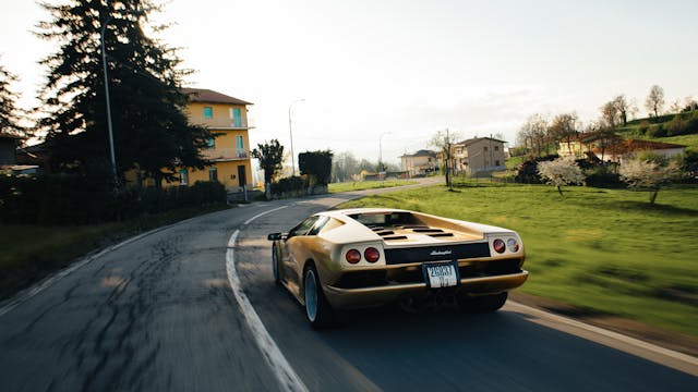 Lamborghini Diablo 6.0 rear tracking 2