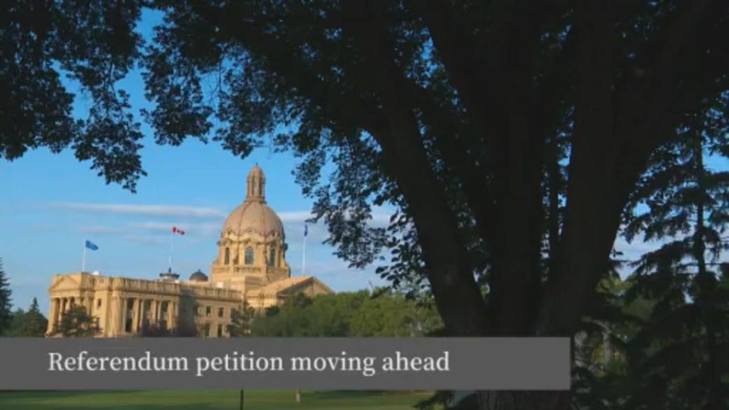 Click to play video: 'Alberta’s UCP government lowers required threshold for citizens to initiate referendum'