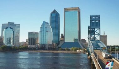 Jacksonville residents urged to take advantage of cooling centers amid hot weekend temperatures