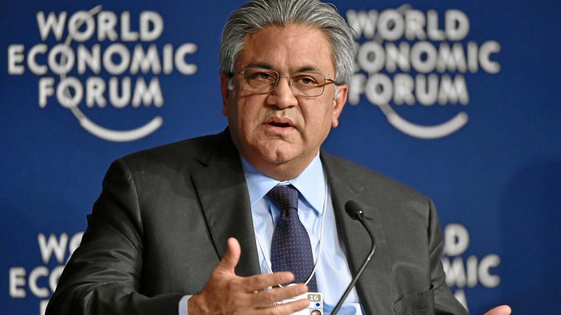 Arif Naqvi speaks at a WEF event.