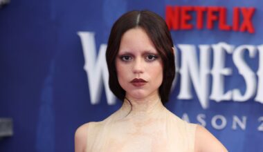 Jenna Ortega's Latex Dress On The Red Carpet Is So Stunning, You Literally Have To See It - BuzzFeed