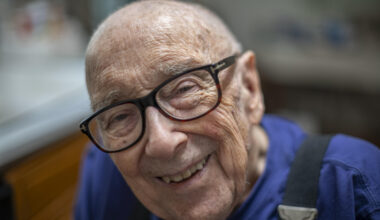 Longtime Arlington arts community leader Bill Barter dies at 93