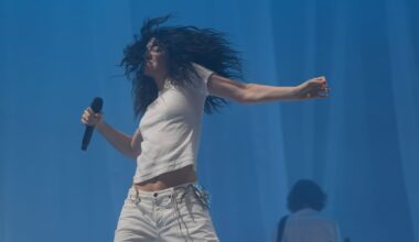 Lorde’s see-through Virgin CD doesn’t play in all CD players, fans say