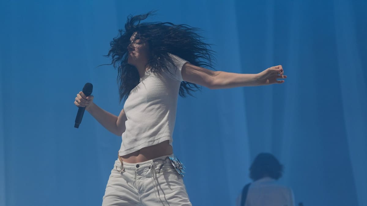 Lorde’s see-through Virgin CD doesn’t play in all CD players, fans say
