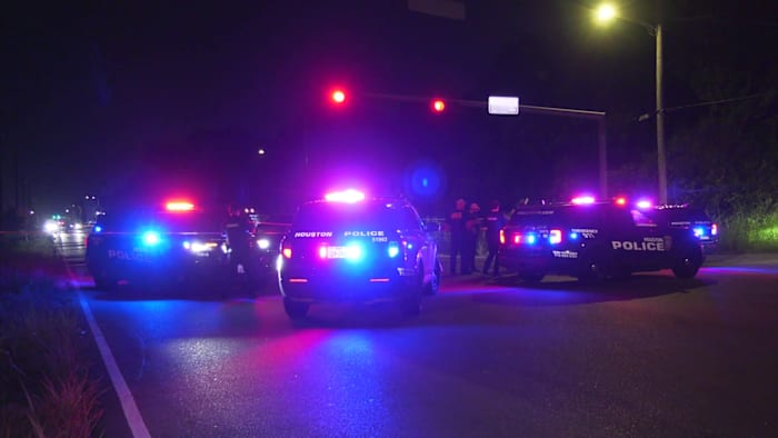 HPD sergeant shot while responding to call near Hobby Airport in SE Houston