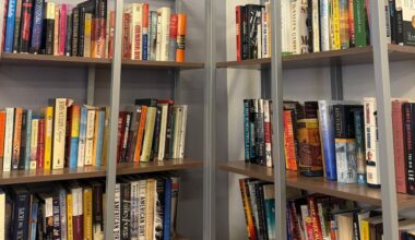 Why a Phoenix nonprofit doctor is handing out books to homeless patients; how you can help