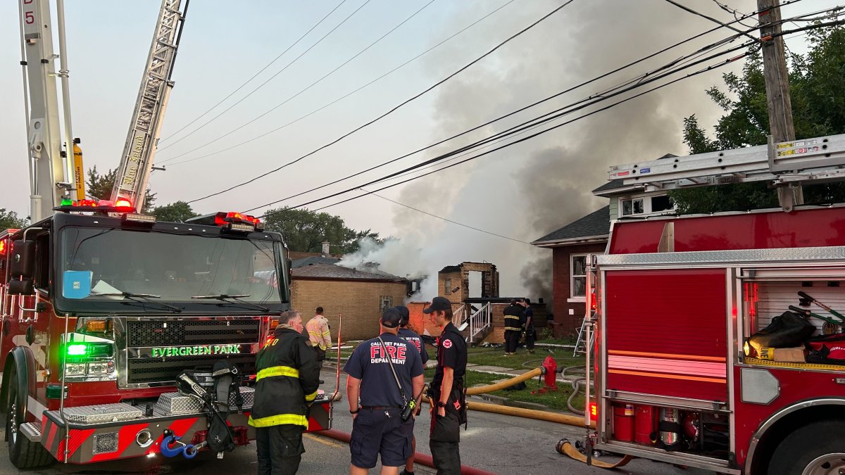 Blue Island blaze destroys home’ arson investigator on scene – NBC Chicago